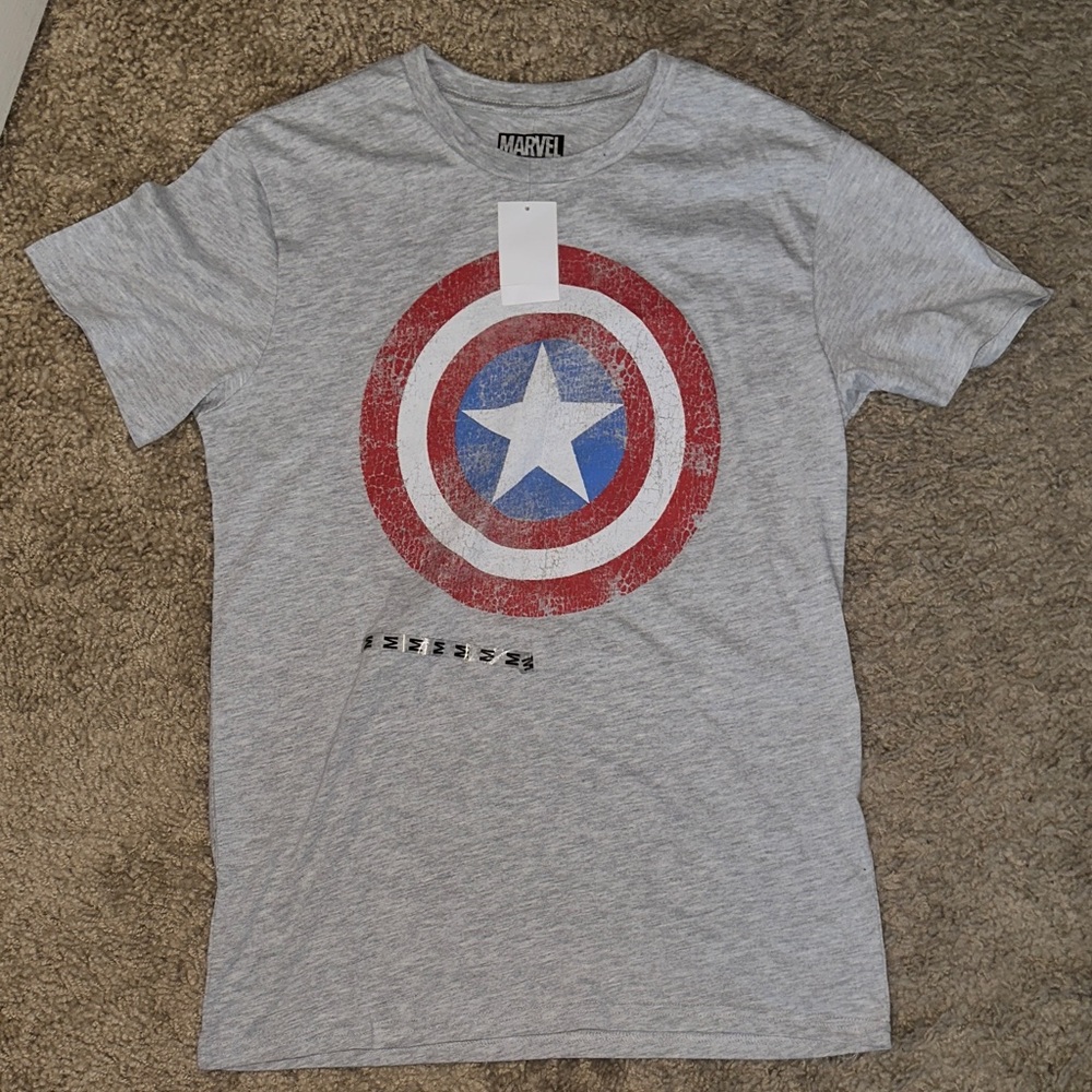 NWT Men’s Marvel Captain America Shield Crew Graphic Gray Tee (M)